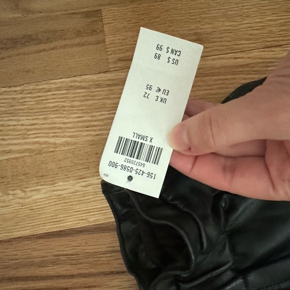 Abercrombie & Fitch fraud leather black joggers size XS New with tags. - Picture 4 of 4